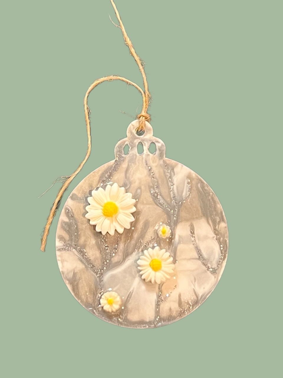 Bauble No. 3, Silver, White Daisy 3, front